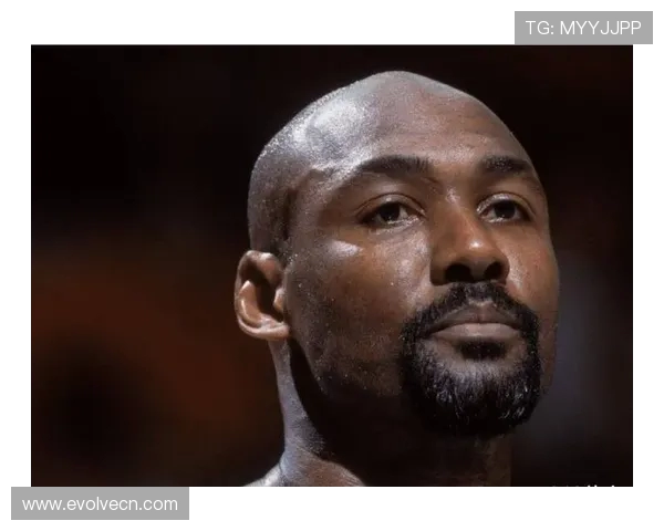 卡尔·马龙：从大前锋到篮球历史传奇的跨越与辉煌