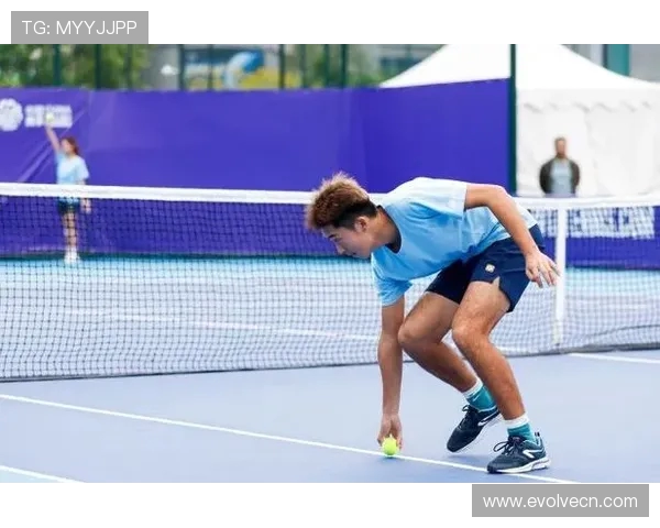 以网球为纽带探寻竞技精神与青春奋斗的无限可能