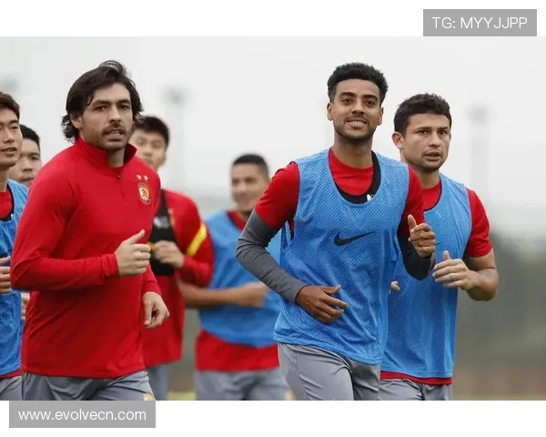 博卡青年与克鲁塞罗激战正酣比分揭晓引发球迷热议