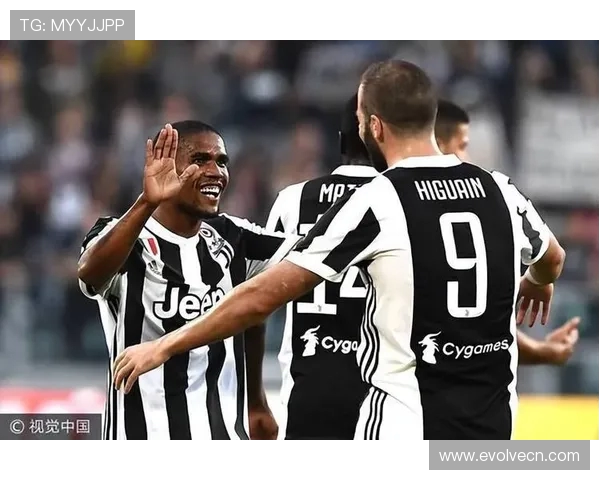 尤文图斯对阵曼联精彩比赛视频回顾及精彩瞬间分析