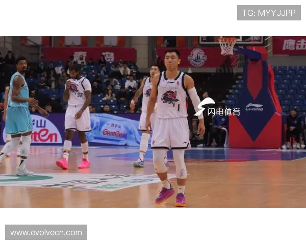 山东男篮与江苏队的2021CBA精彩对决回顾与分析